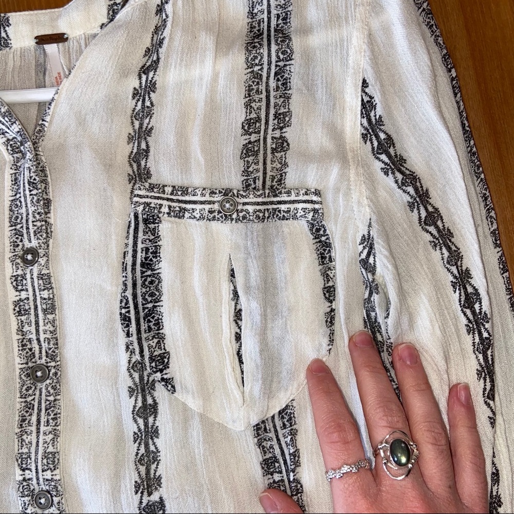 FP FREE PEOPLE off white black top